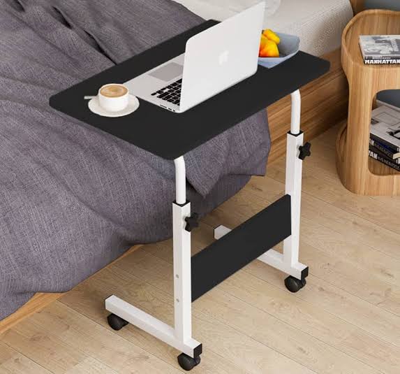 Adjustable height mobile laptop table